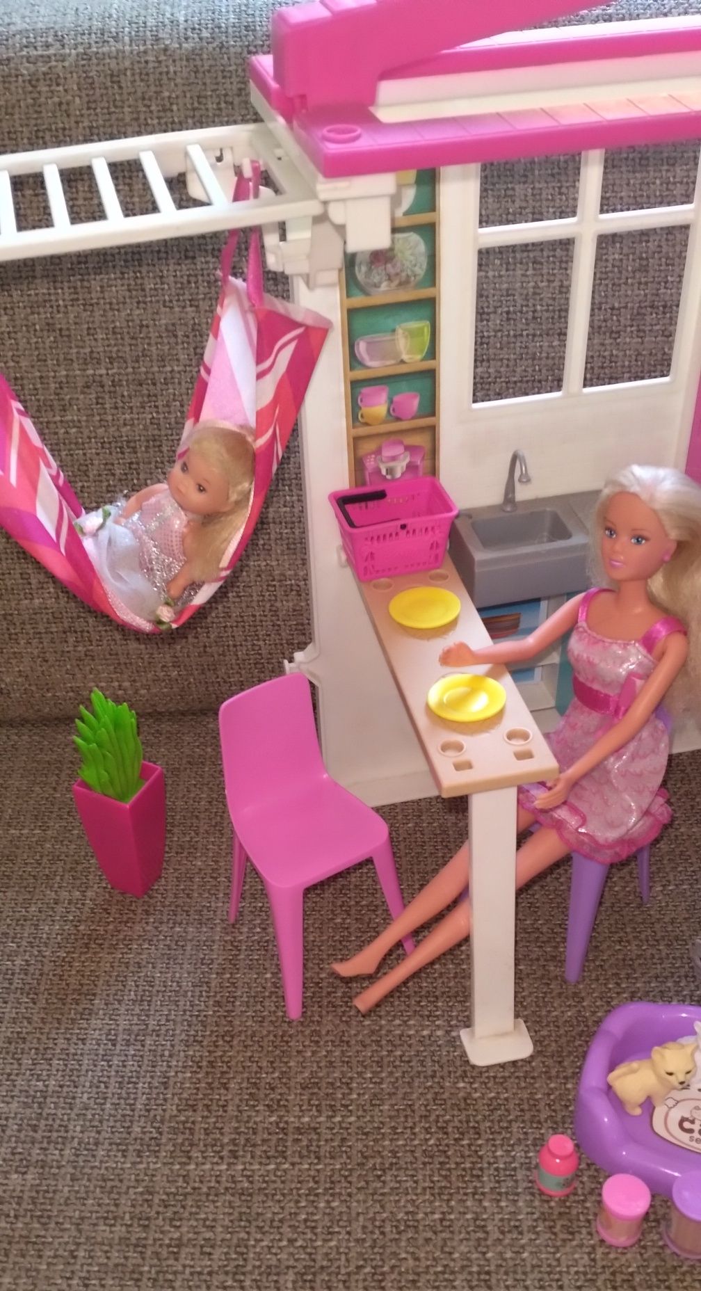 Casa Barbie+ bonecas e acessórios