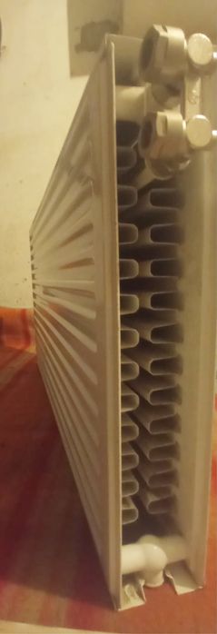 Grzejnik dwupłytowy