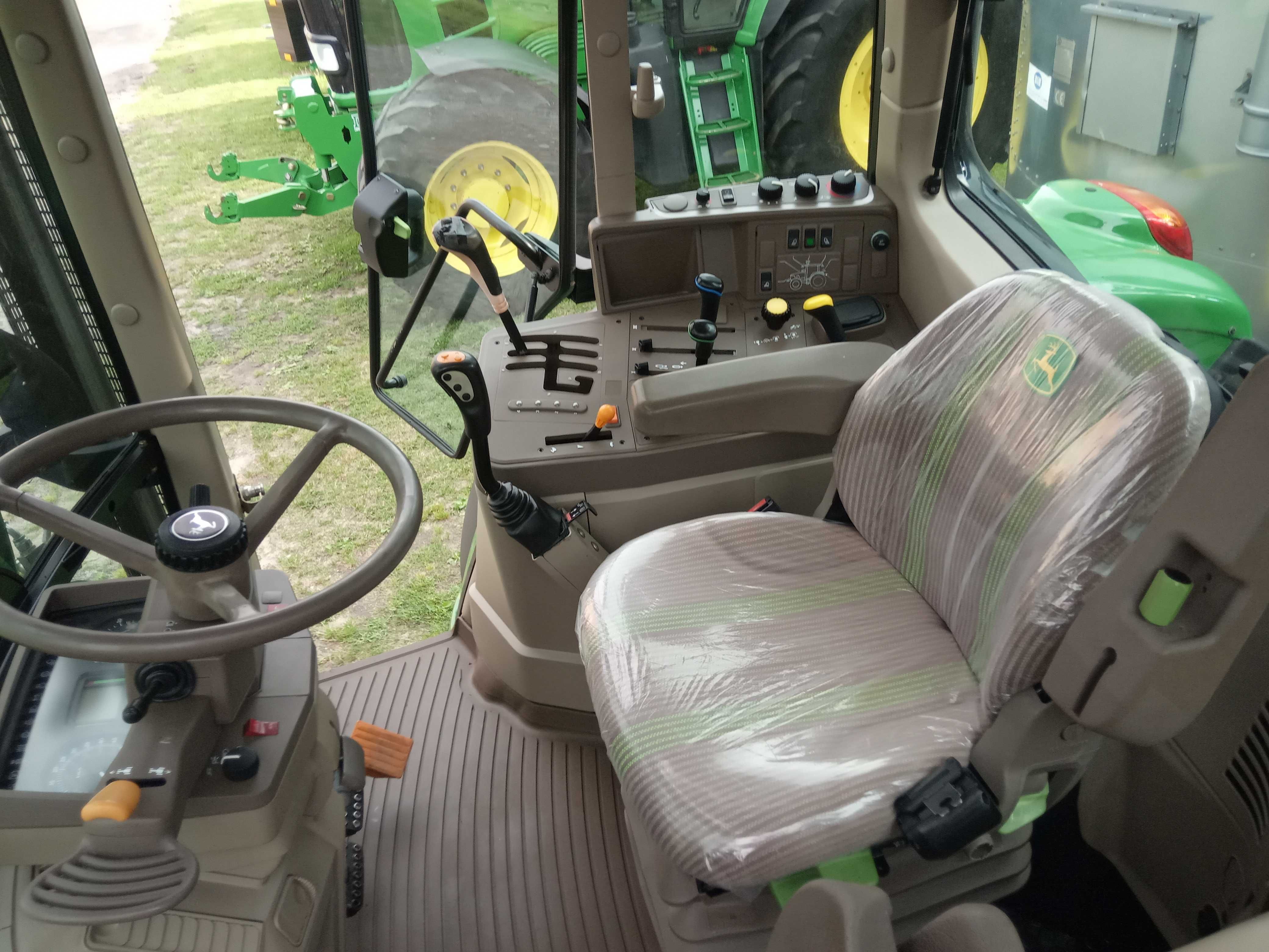 John Deere 6430 z ładowaczem