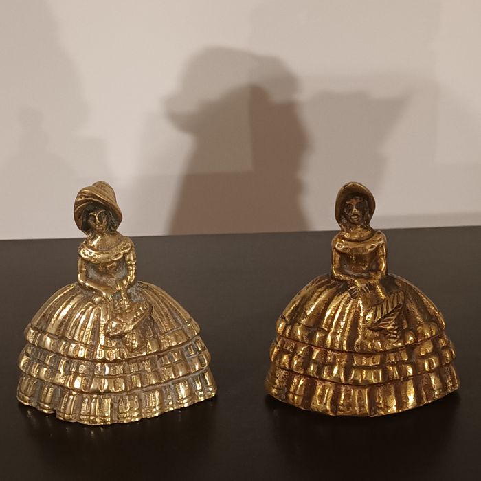 2 antigas sinetas Dama