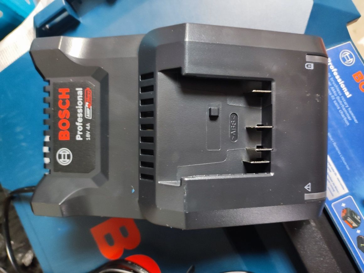 Перфоратор BOSCH GBH 18V-21