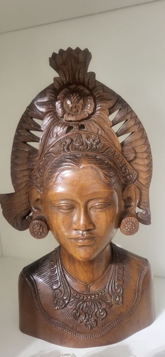 Wyjątkowe Rzeźbione Drewniane Popiersie Balijskiej Bogini / Kobiety