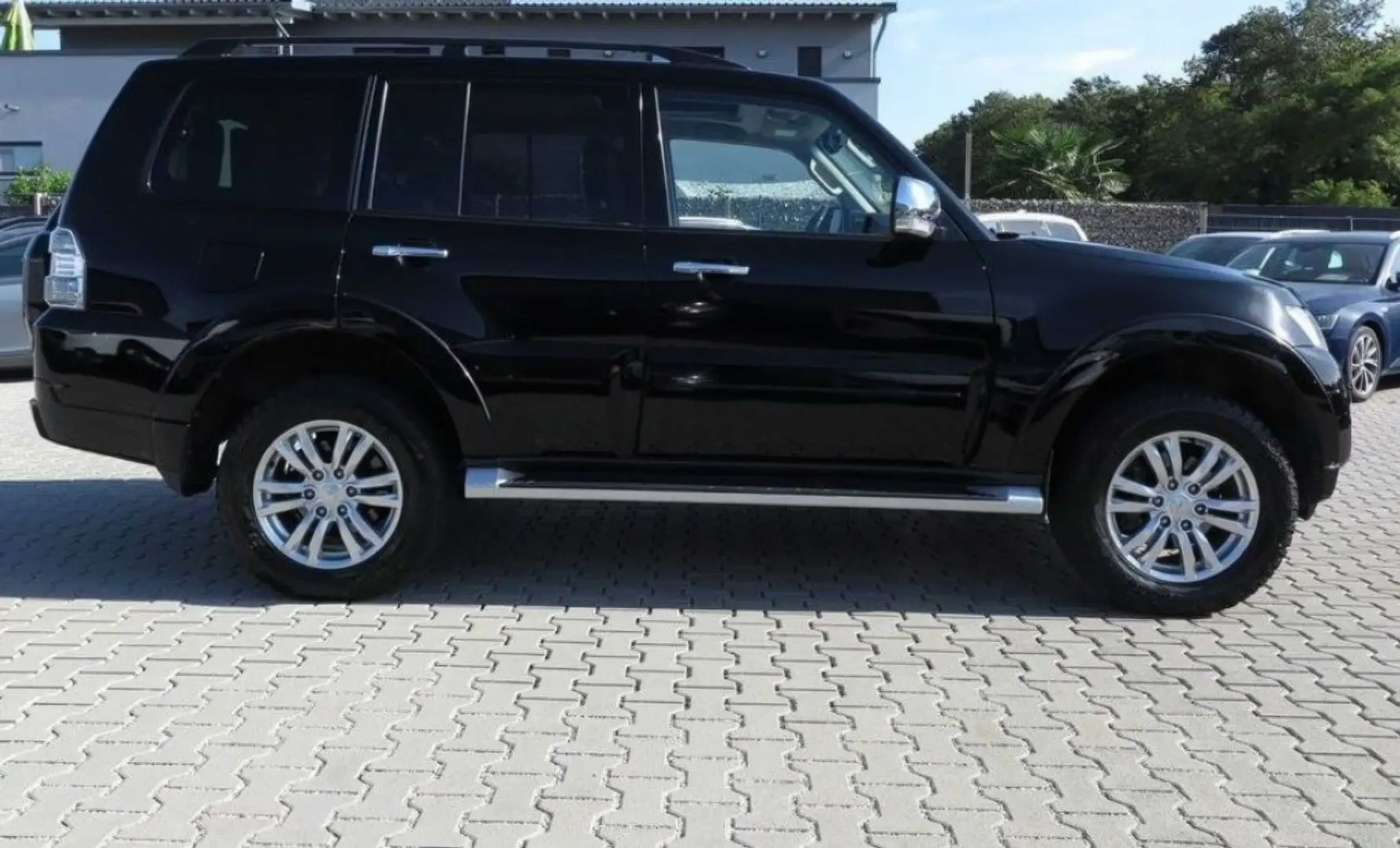 2018 Mitsubishi Pajero