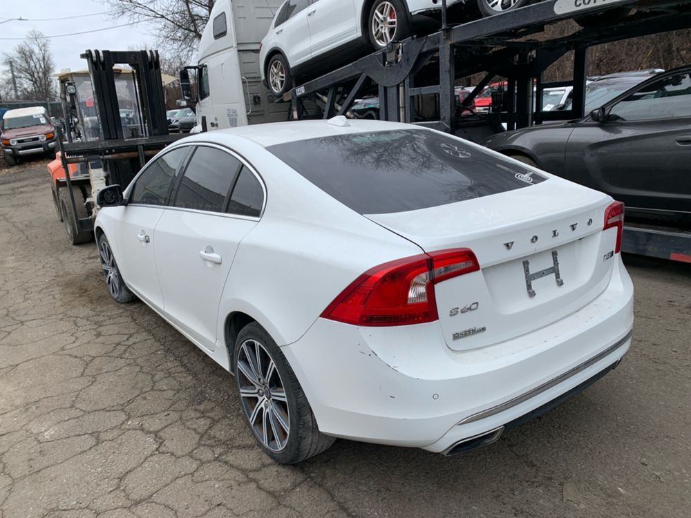 Volvo S60 Inscription 2015 2,5 AWD на розбір