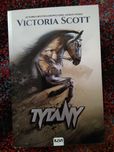 Tytany - Victoria Scott