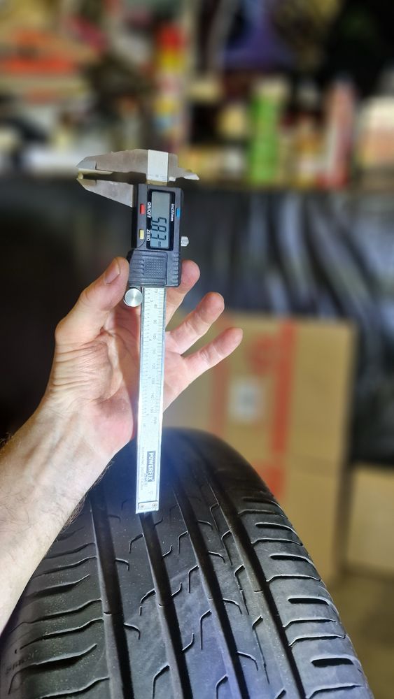 Dacia Duster Oryginalny komplet opon letnich z alufelgami Dacia