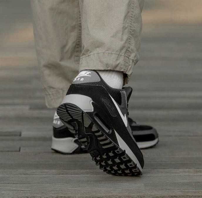 Мужские кроссовки Nike Air Max 90 Black Grey White 40-45 найк аир Хит