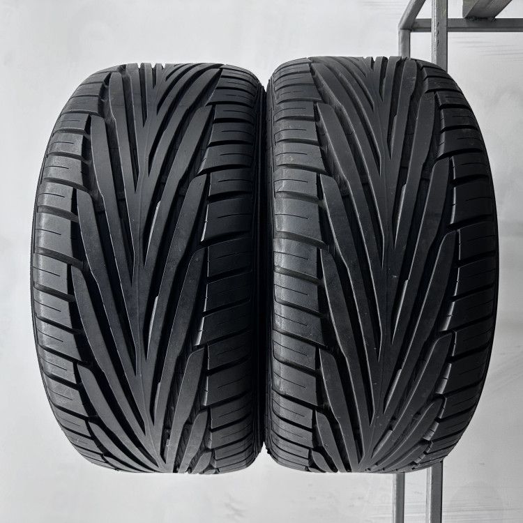 2шт бу літо 245/40/R17 7,5мм Uniroyal Rain Sport 2