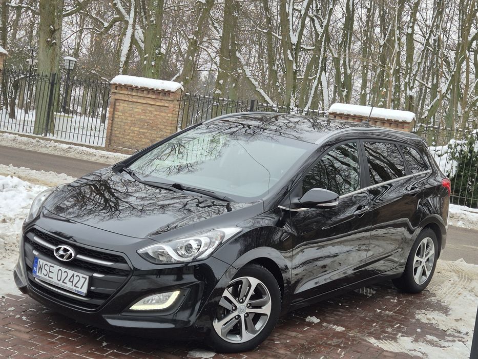 Hyundai I30 1.6 Benzyna  Nawigacja Climatronik Grzane Fotele Kierownic