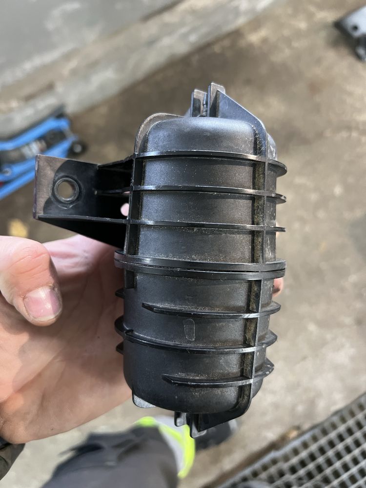 Zbiorniczek podciśnienia gruszka bmw e46 320d 330d 2.0d 3.0d