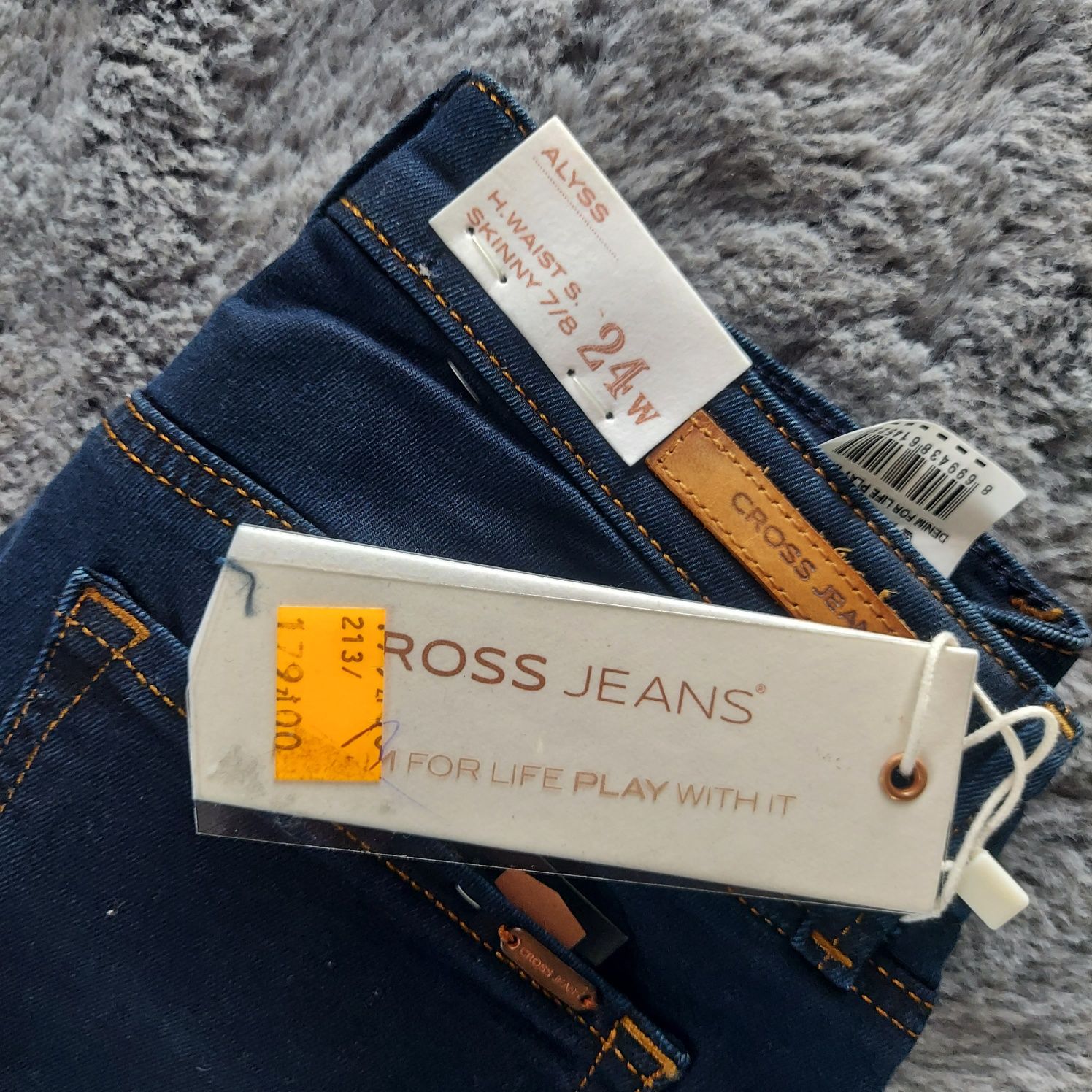 Nowe spodnie jeansy rurki cross w24 xs 34 alyss