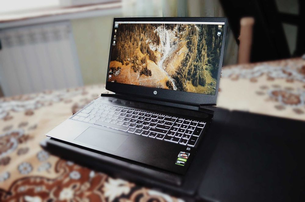 HP Pavilion Gaming 15-ec0013ur | Ryzen 5 + GTX 1650 | 16ГБ/512ГБ