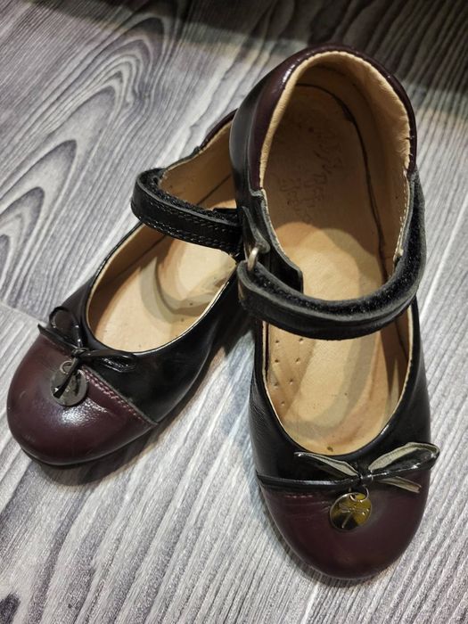 туфлі відкриті та закриті до школи 28 р (по стельці 17.5)ТМ "