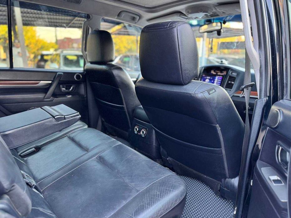 Mitsubishi Pajero Wagon Офіційне авто 2010