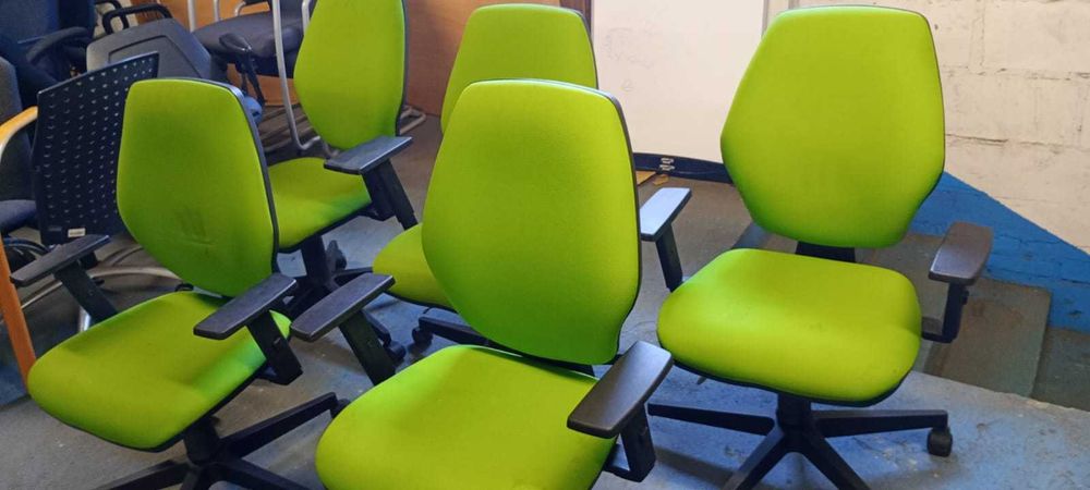 Fotel biurowy obrotowy zielony fotele biurowe do biur szkół domu