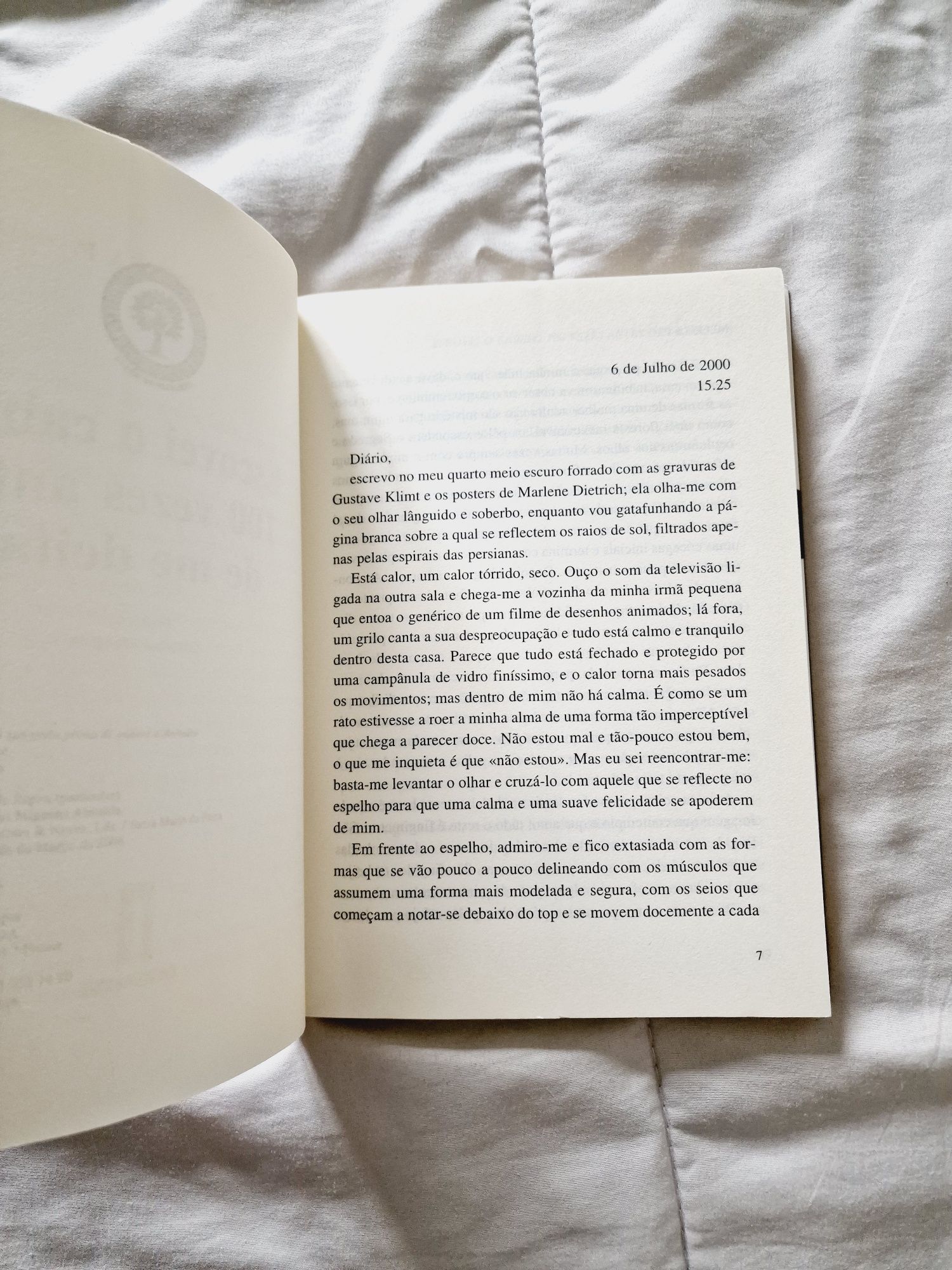 Livro Escovei o cabelo 100 vezes antes de me deitar de Melissa P.
