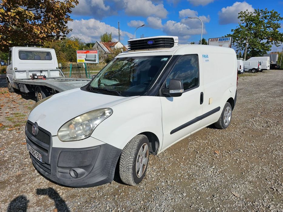 Fiat DOBLO CHLODNIA MROZNIA CARRIER+230V TEM - 18 C  EURO5  CENA 26900  bez podatku  chlodzi / grzeje