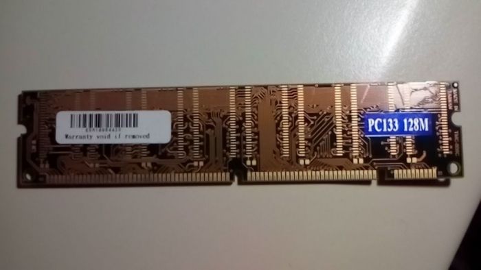 Memórias RAM PC133 256MB, 128MB