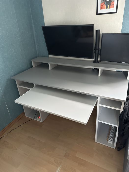 Biurko duże szare do grania szkoły