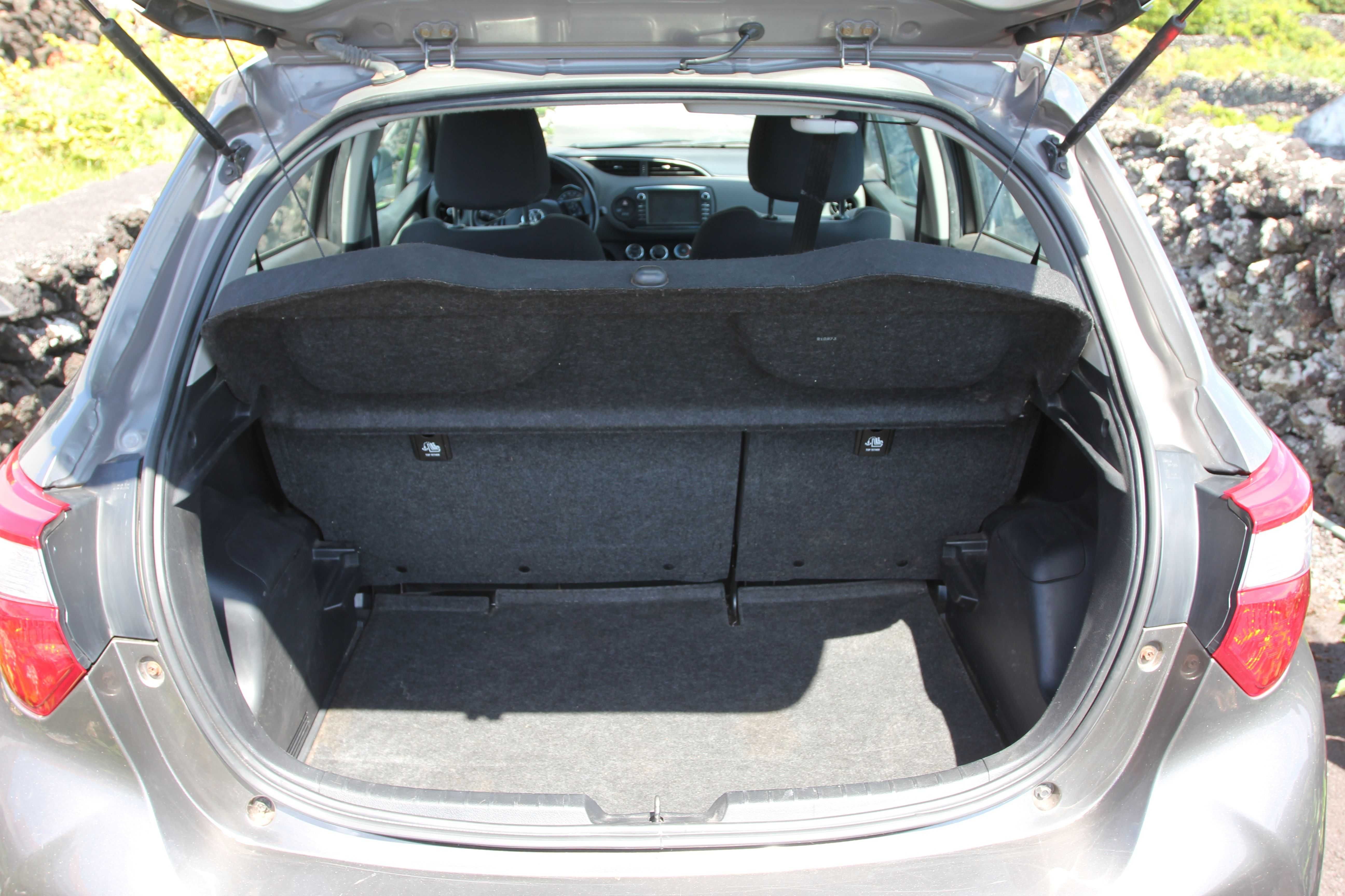 Toyota Yaris 1.4D 5P Comfort + Pack - Excelente Oportunidade