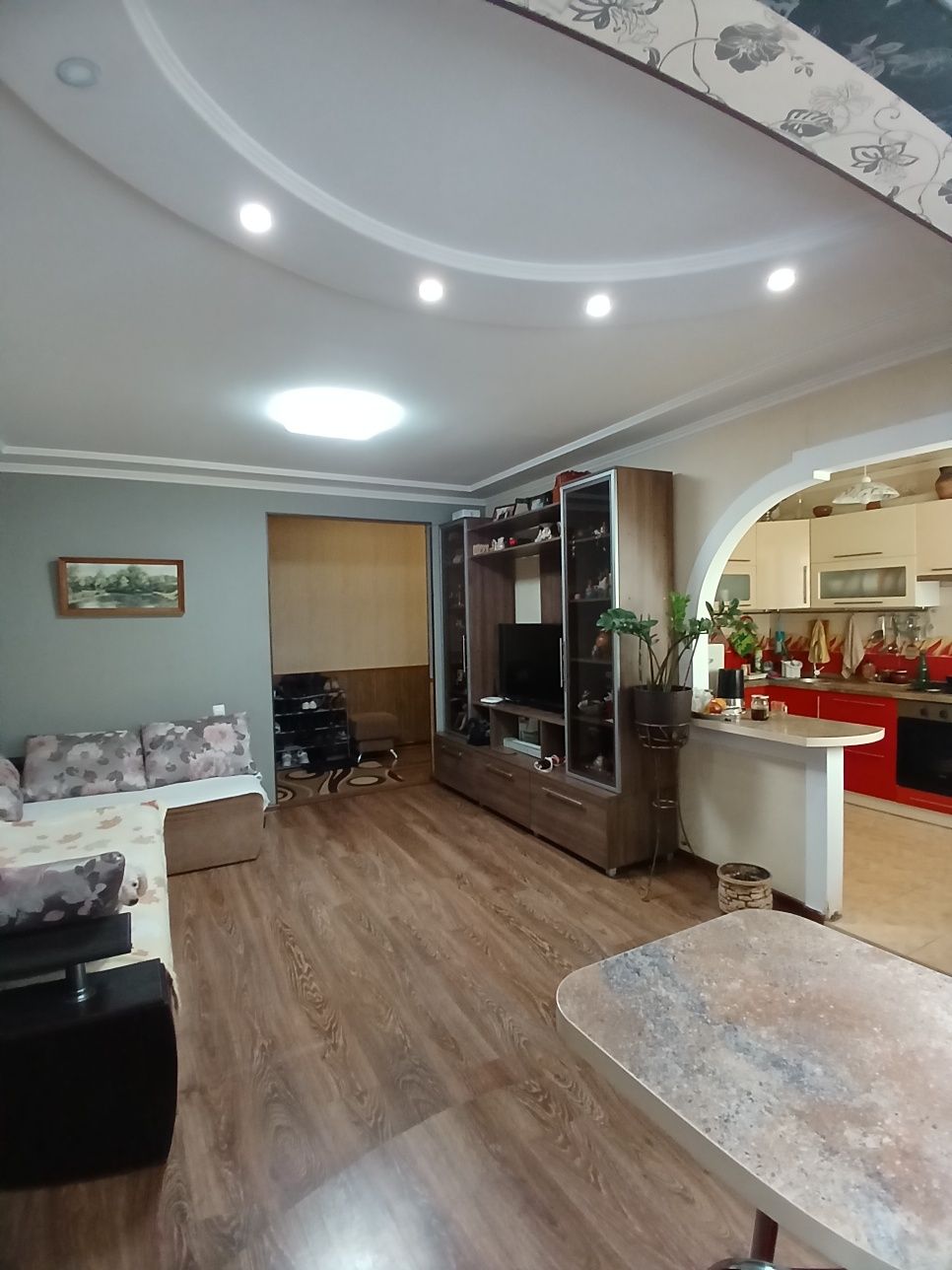 Продається 3х-кімнатна квартира,  Промавтоматика,  4 поверх