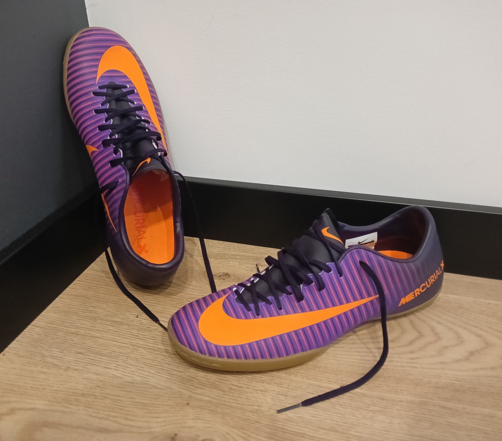 Halówki Nike Mercurial. Rozmiar 42,5