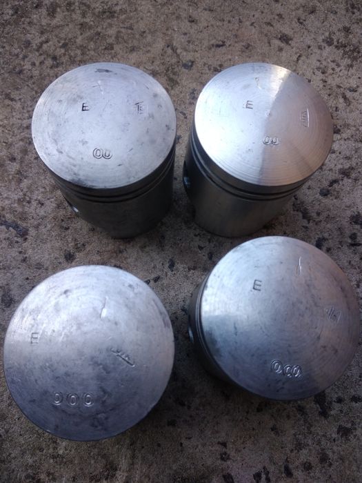 Поршні на мото Иж - Юпітер, та Минск