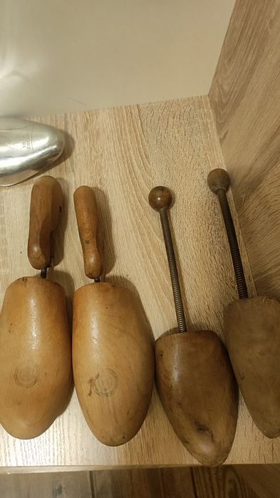 Колодки для взуття металеві дерев'яні пластик