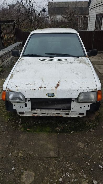 Ford Escort 1986 білий