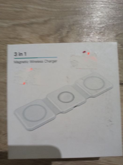 Składana bezprzewodowa ładowarka magnetyczna 3w1