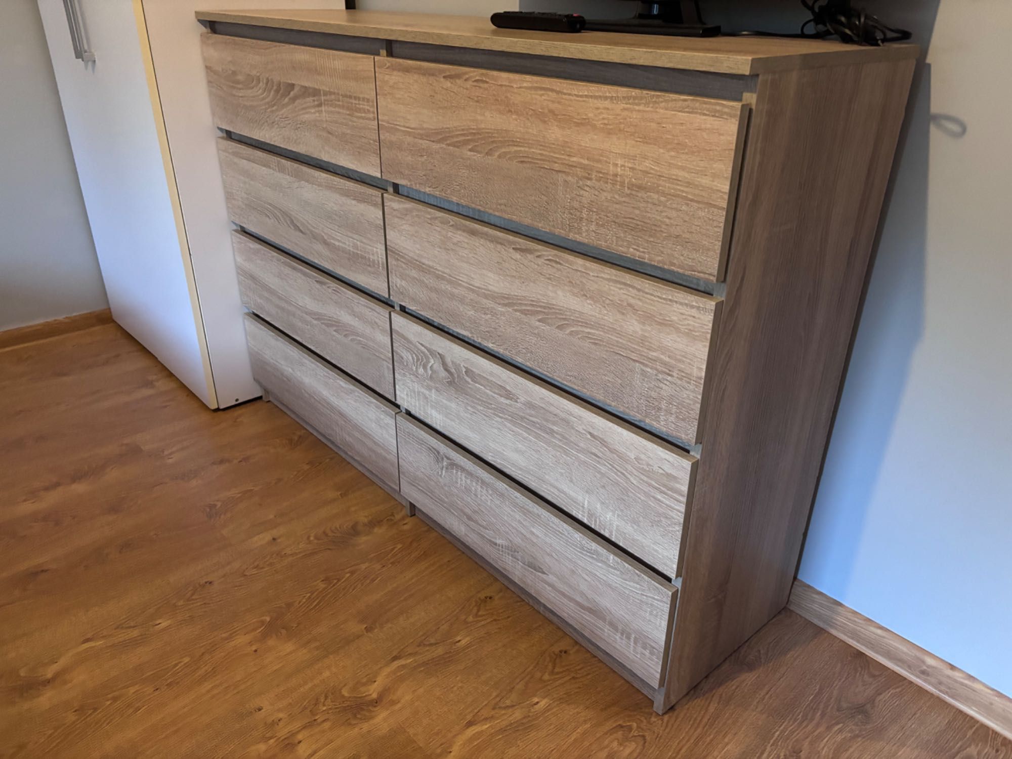 Komoda z szufladami – nowoczesny design, kolor dąb sonoma