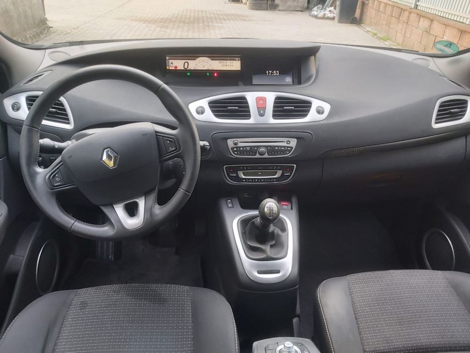 Renault megane scenic 2010