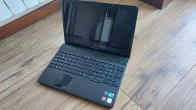 Laptop Sony Vaio PCG-71211M uszkodzony