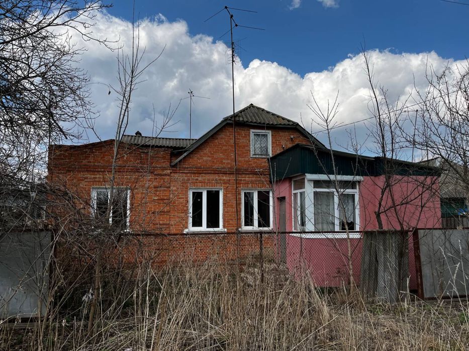 Продається 5-кім будинок на Басах з усіма зручностями