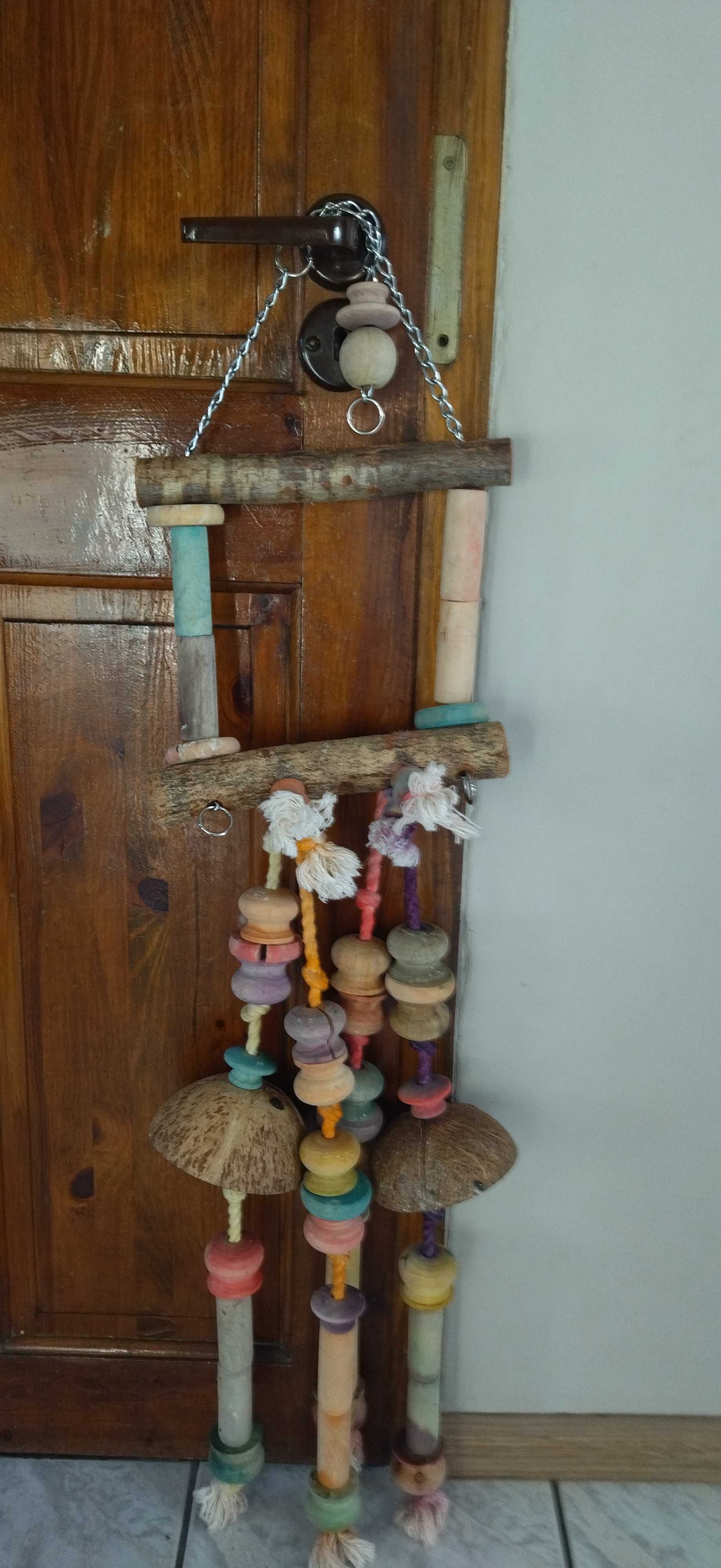 Zabawka dla dużych papug