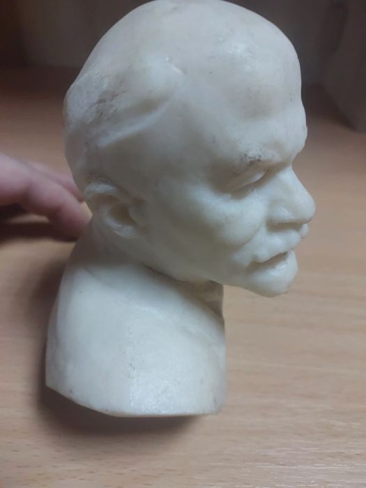 Статуєтка бюст камінь