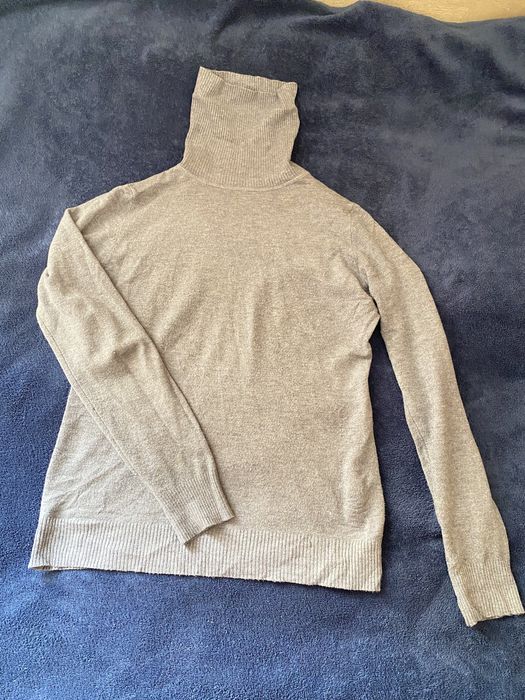 Гольф жіночий, сірого кольору