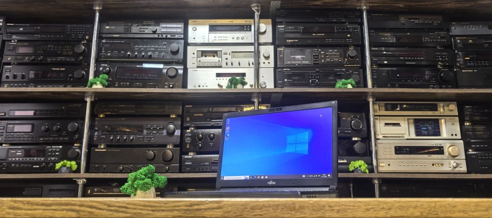 Ноутбук Fujitsu Lifebook E557/i5-7200u/Ram 8gb DDR4/SSD 120gb/Windows