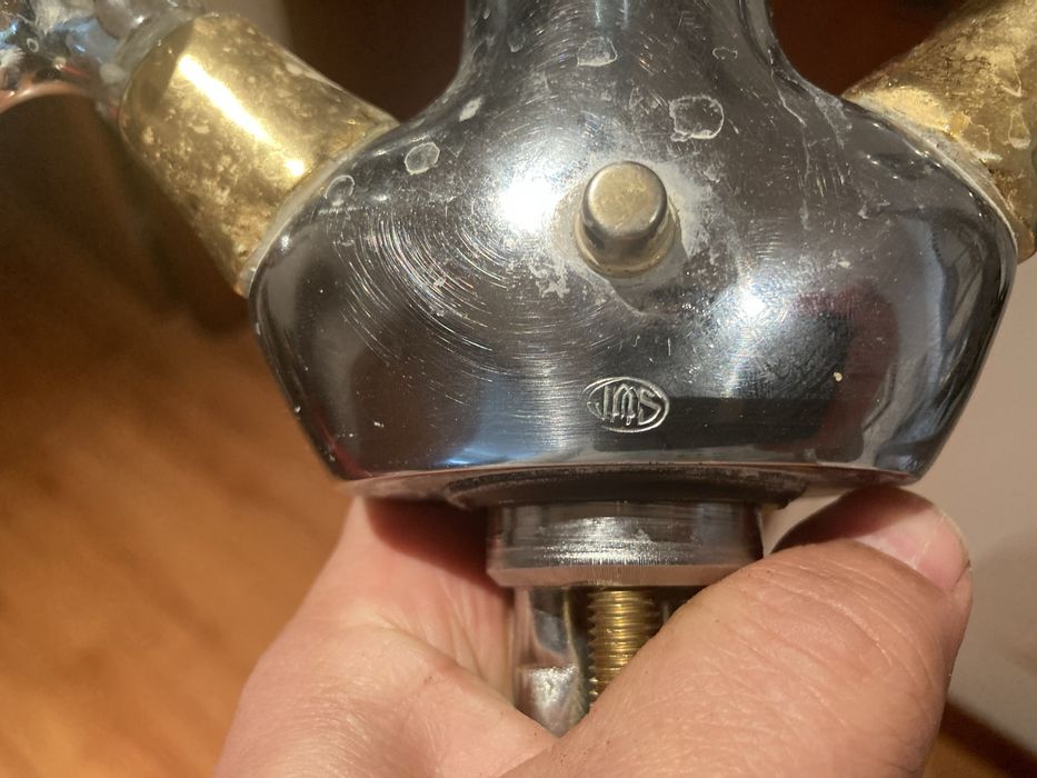 Torneiras lavatorio marca valadares