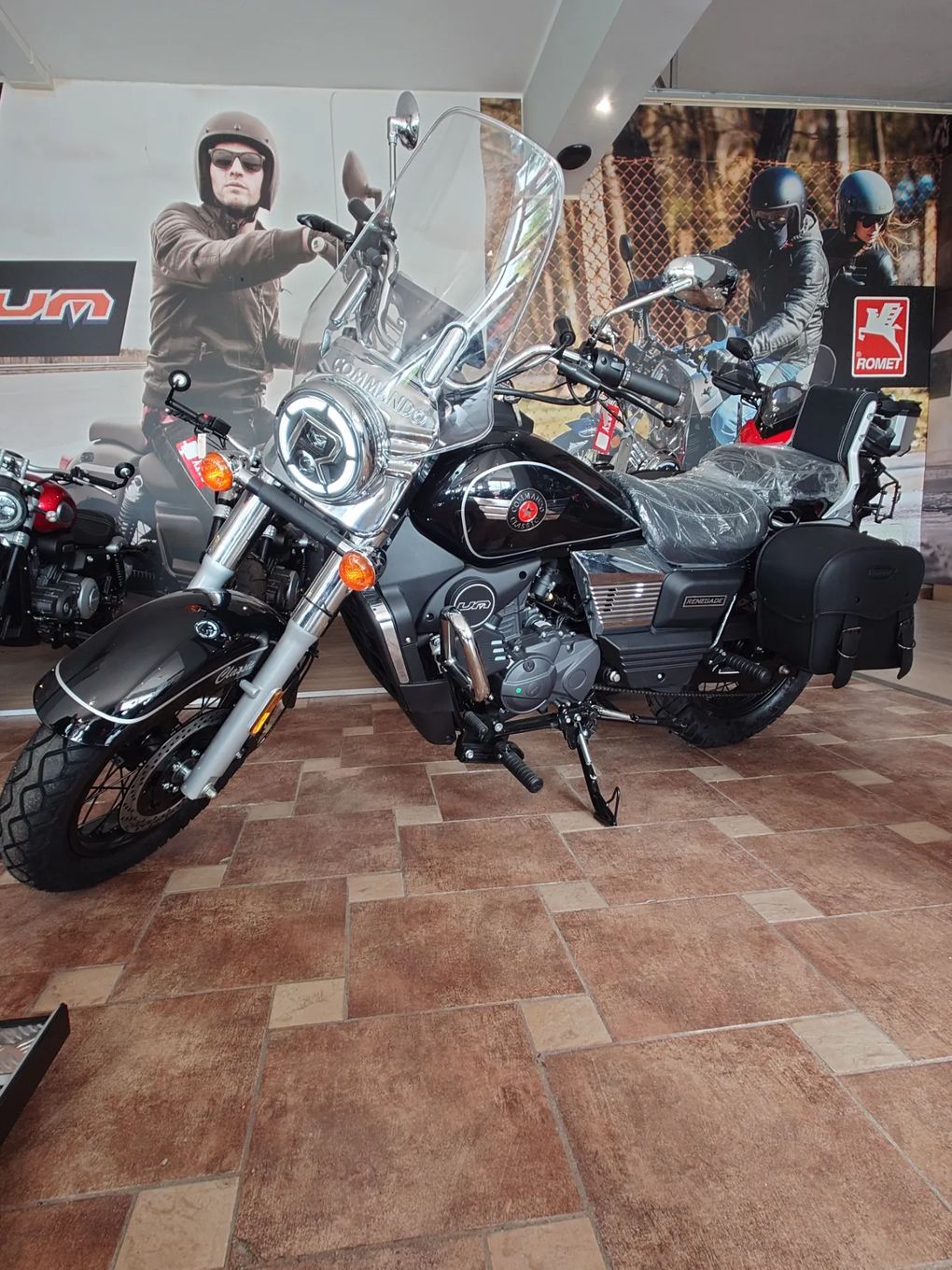 UM Renegade Commando UM Renegade Classic 125 LX