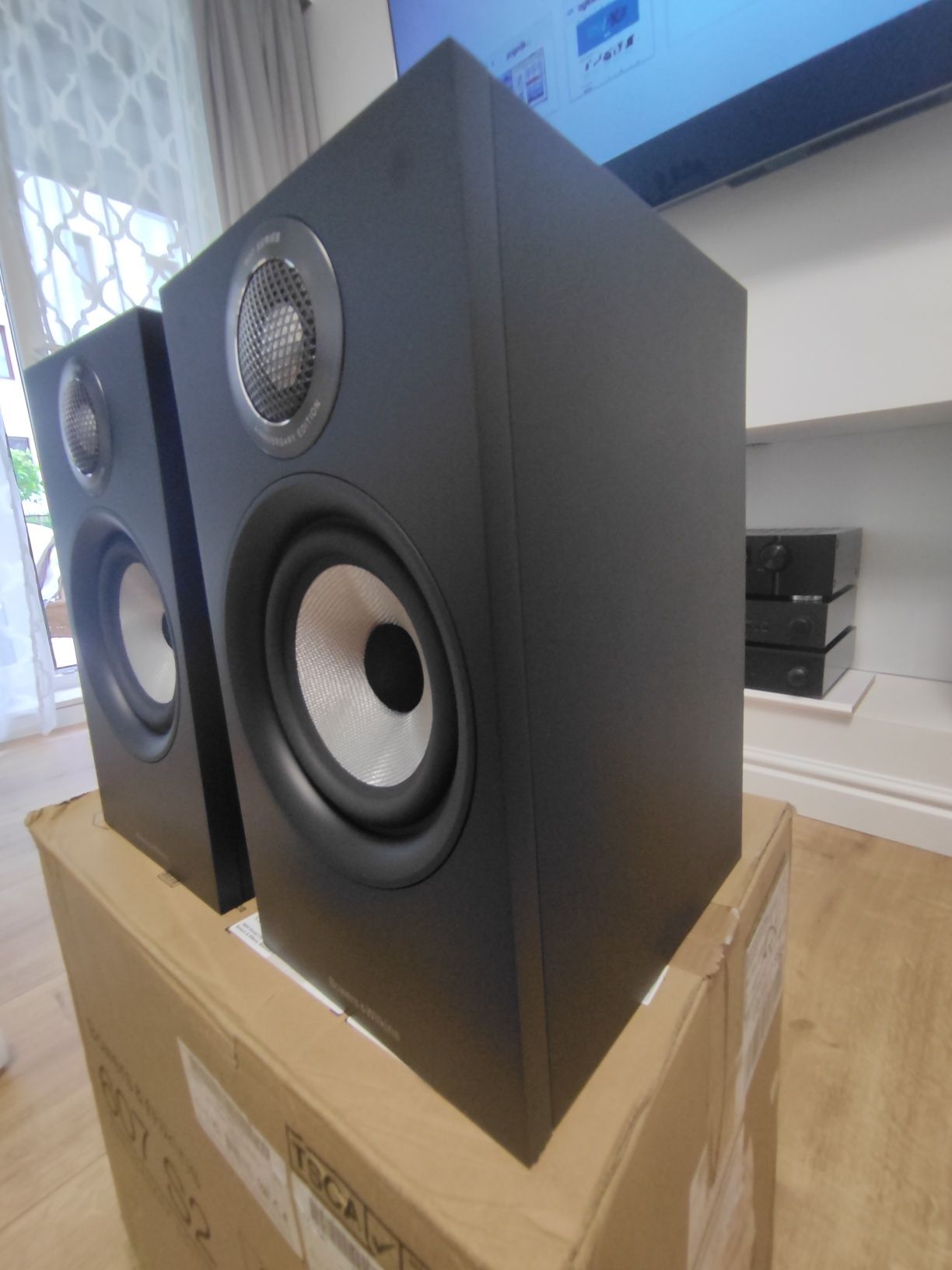 Bowers Wilkins 607 S2 glosniki