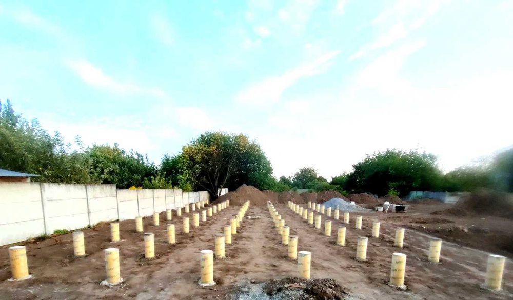 Заливаємо свайний ФУНДАМЕНТ залізобетонний під каркасні будинки