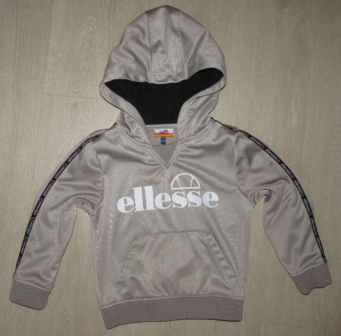 Продам худи Ellesse на возраст 3-4 года,Оригинал