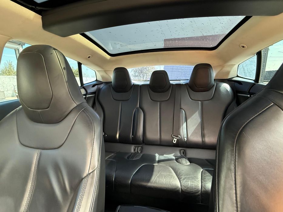 Продамо автомобіль Tesla Model S P85kWt