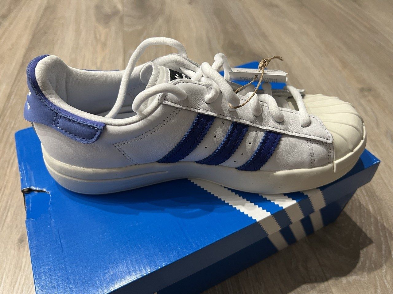 Нові Кросівки жіночі Adidas Superstar