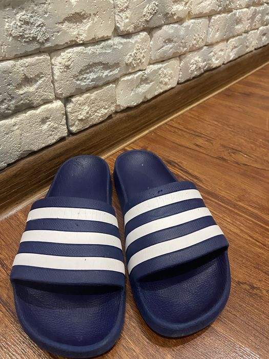 продам тапки ADIDAS