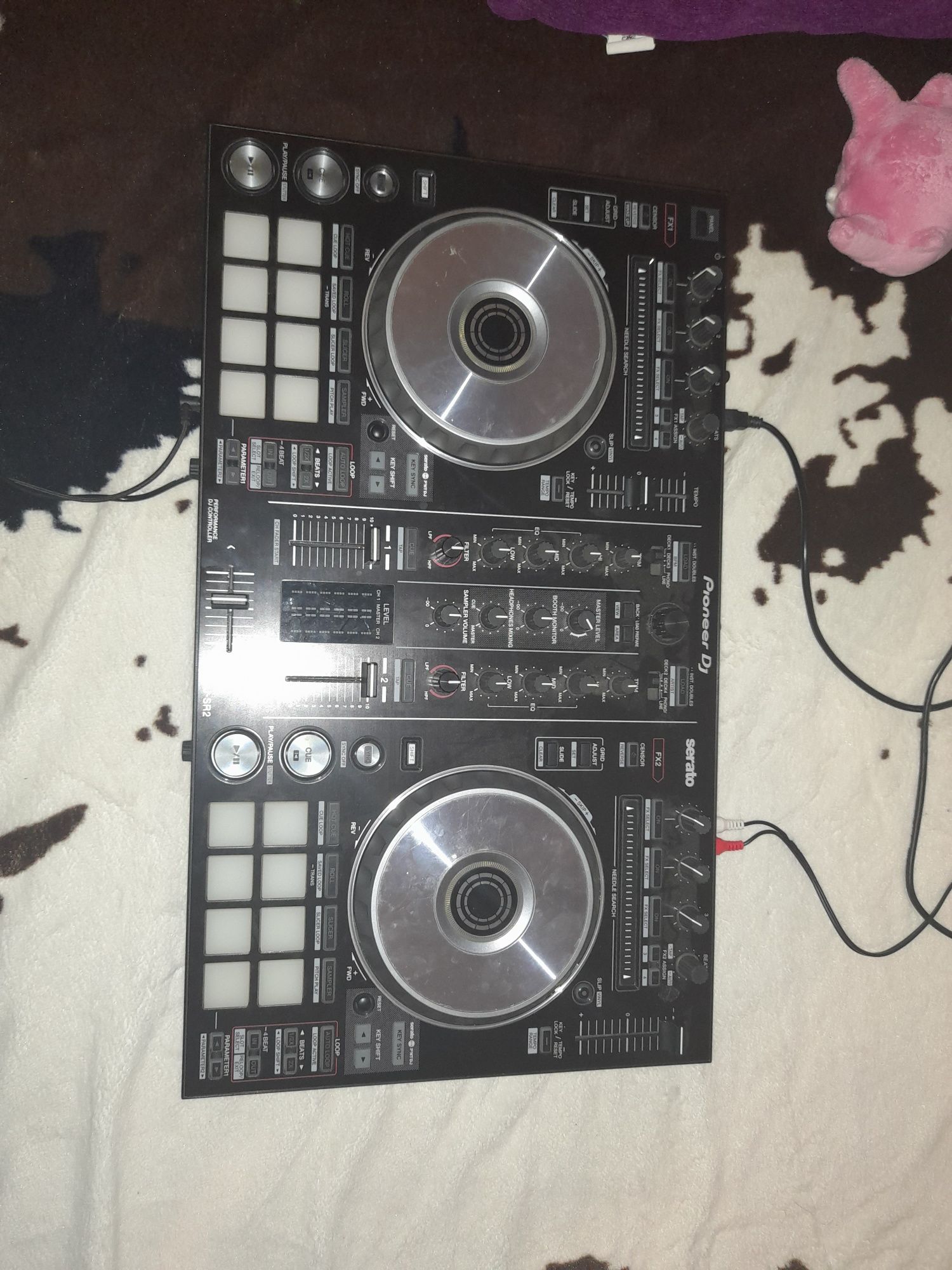 Mesa de DJ pioneer DDJ-SR2