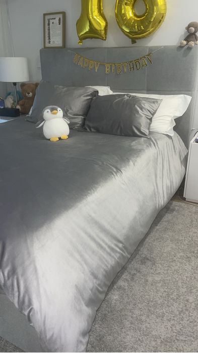 Cama estofada com ou sem colchão