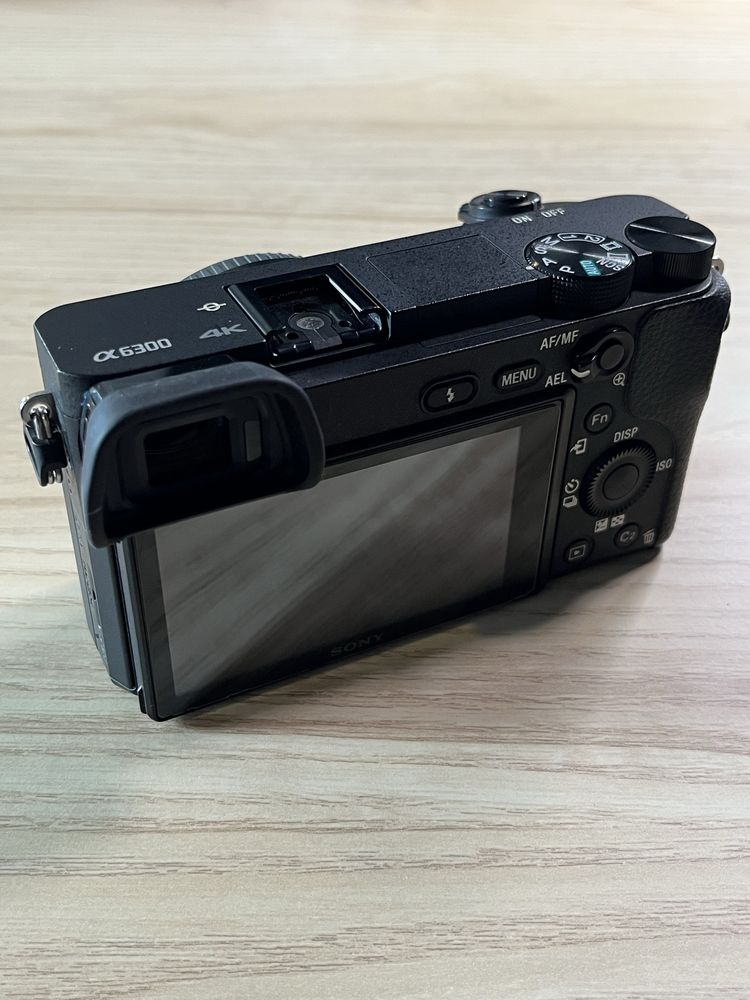Sony A6300 (Corpo) + Acessórios
