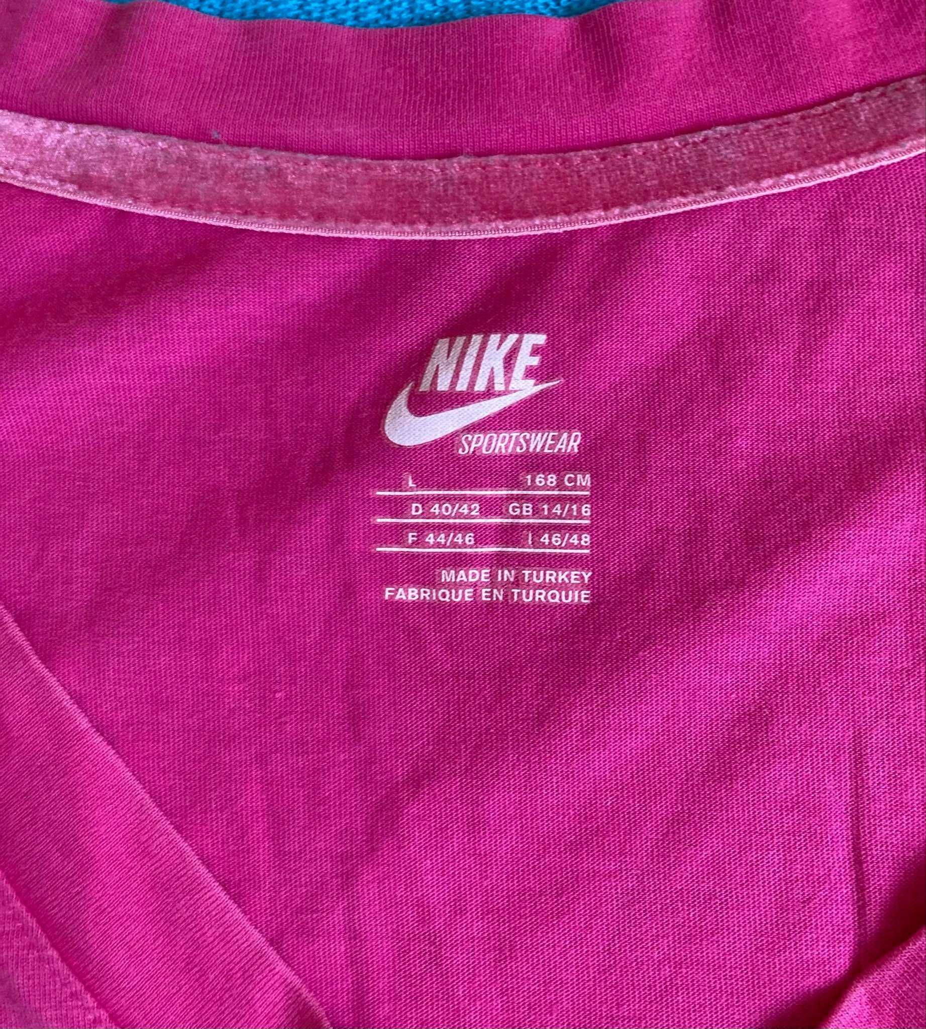 T-shirt Nike Sportswear Roz. L